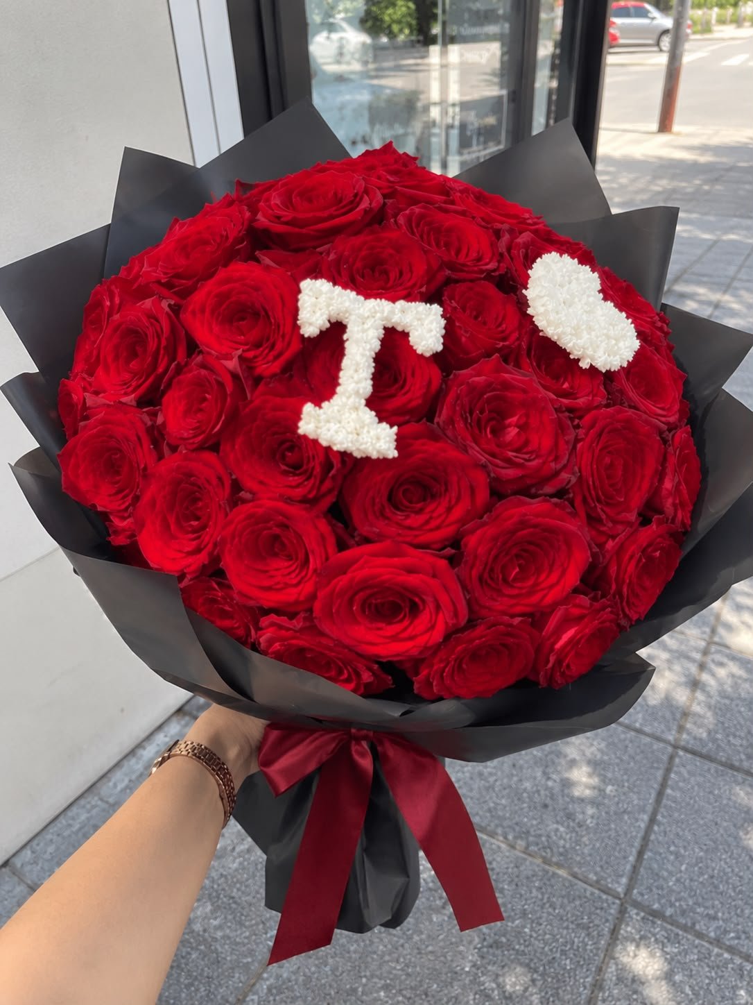 Red Roses Charming Bouquet