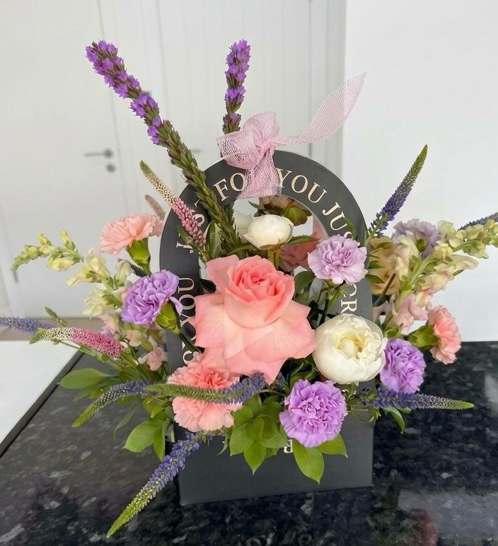 Mixed Flowers Arrangement