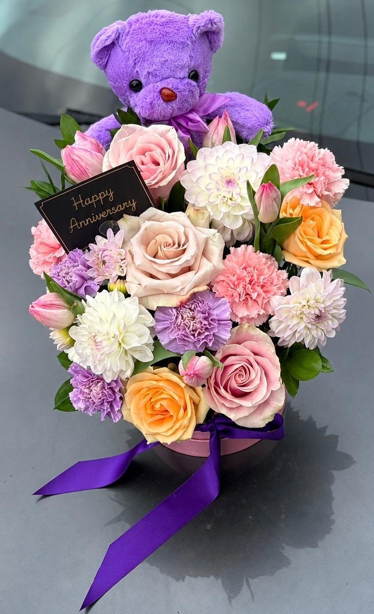 Mixed Roses Arrangement